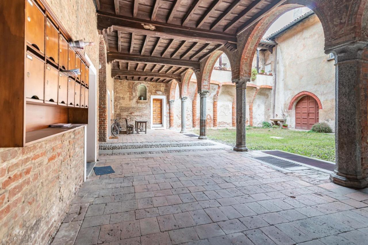House Of Foscolo - Palazzo Cornazzani - By Host4U Lejlighed Pavia Eksteriør billede