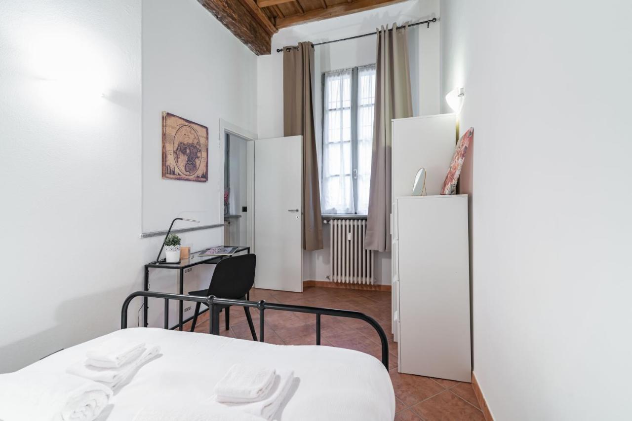 House Of Foscolo - Palazzo Cornazzani - By Host4U Lejlighed Pavia Eksteriør billede