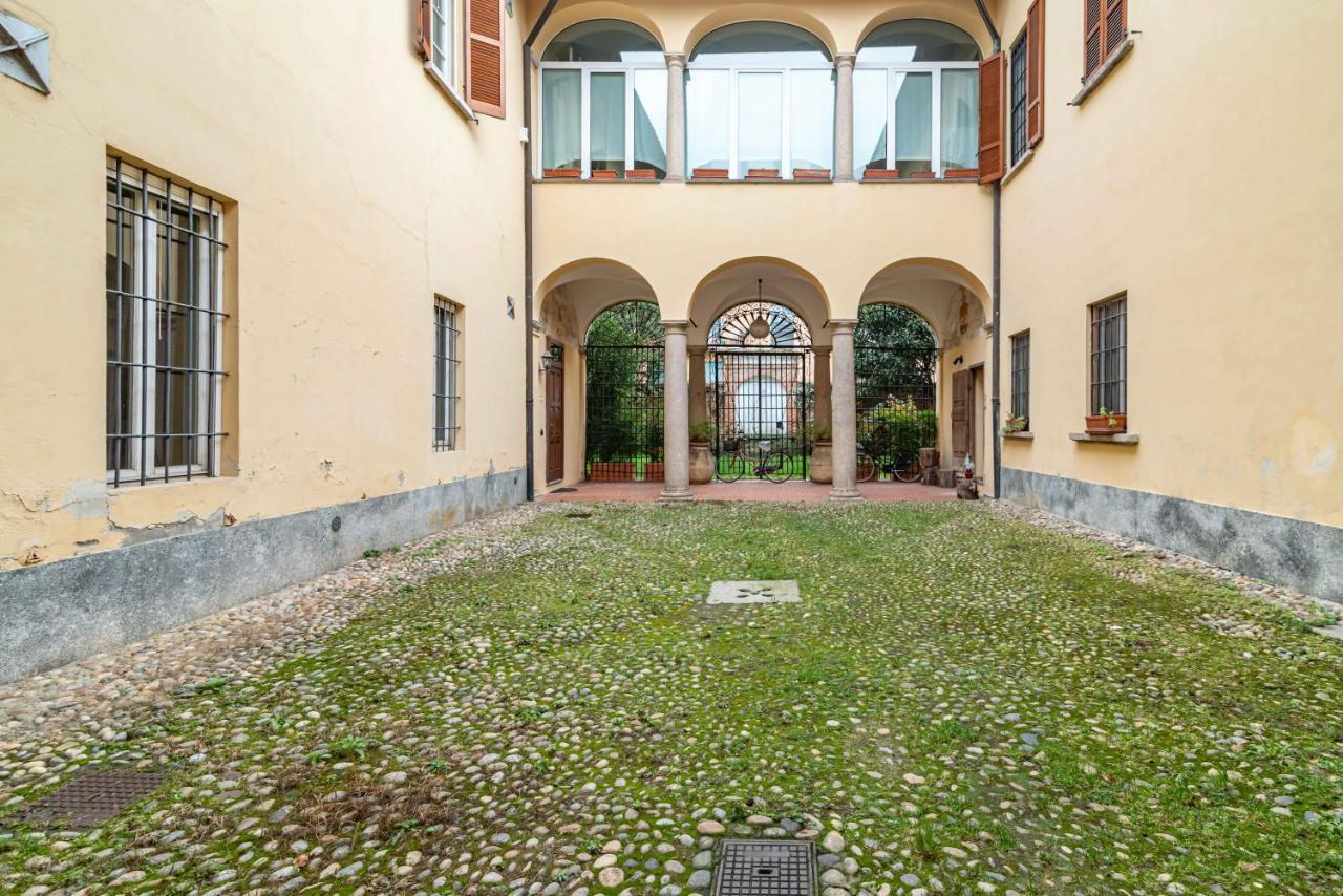 House Of Foscolo - Palazzo Cornazzani - By Host4U Lejlighed Pavia Eksteriør billede