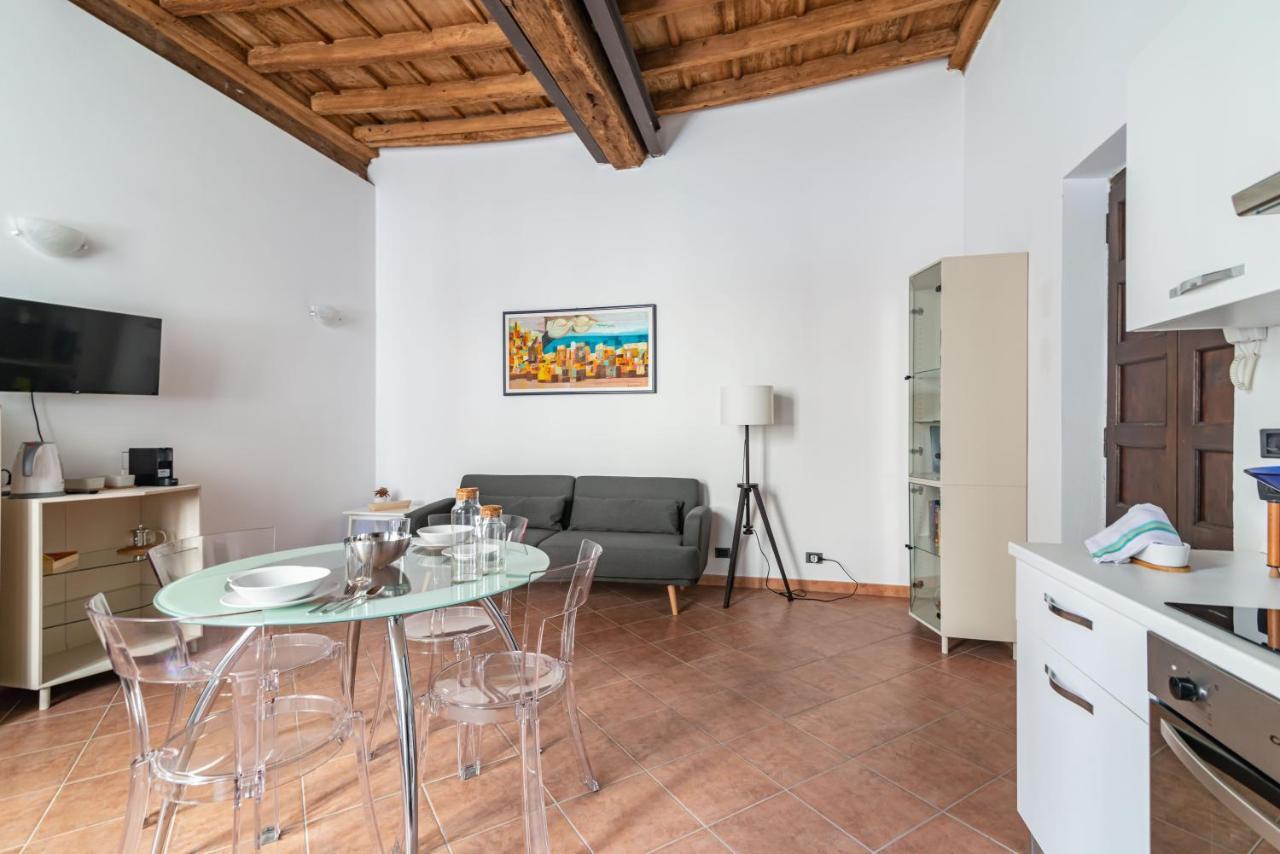 House Of Foscolo - Palazzo Cornazzani - By Host4U Lejlighed Pavia Eksteriør billede