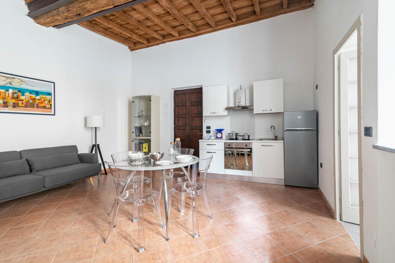 House Of Foscolo - Palazzo Cornazzani - By Host4U Lejlighed Pavia Eksteriør billede