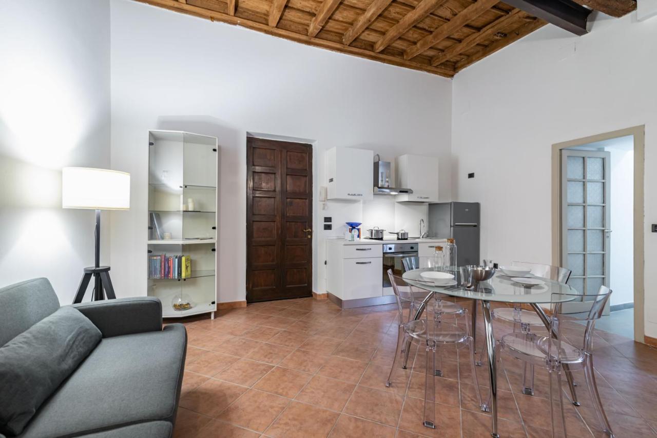 House Of Foscolo - Palazzo Cornazzani - By Host4U Lejlighed Pavia Eksteriør billede