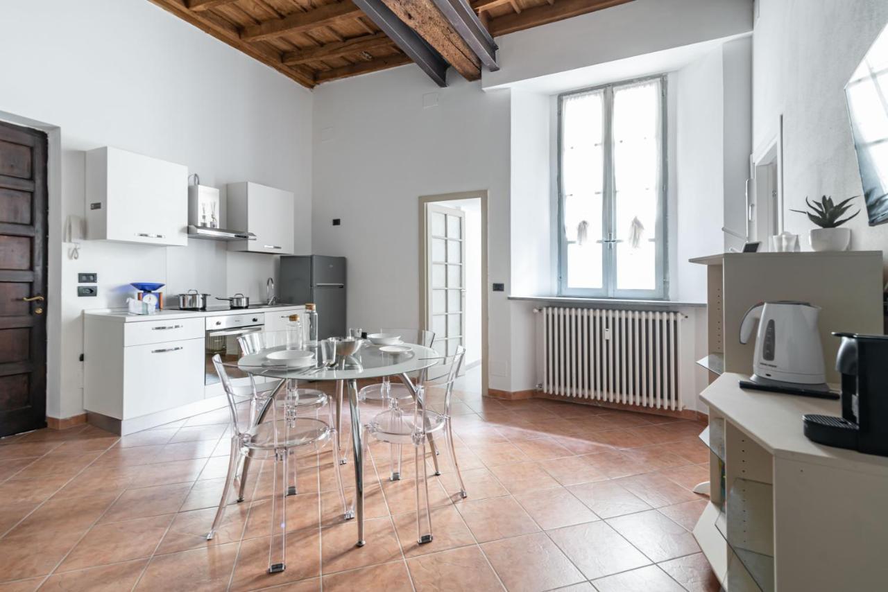 House Of Foscolo - Palazzo Cornazzani - By Host4U Lejlighed Pavia Eksteriør billede